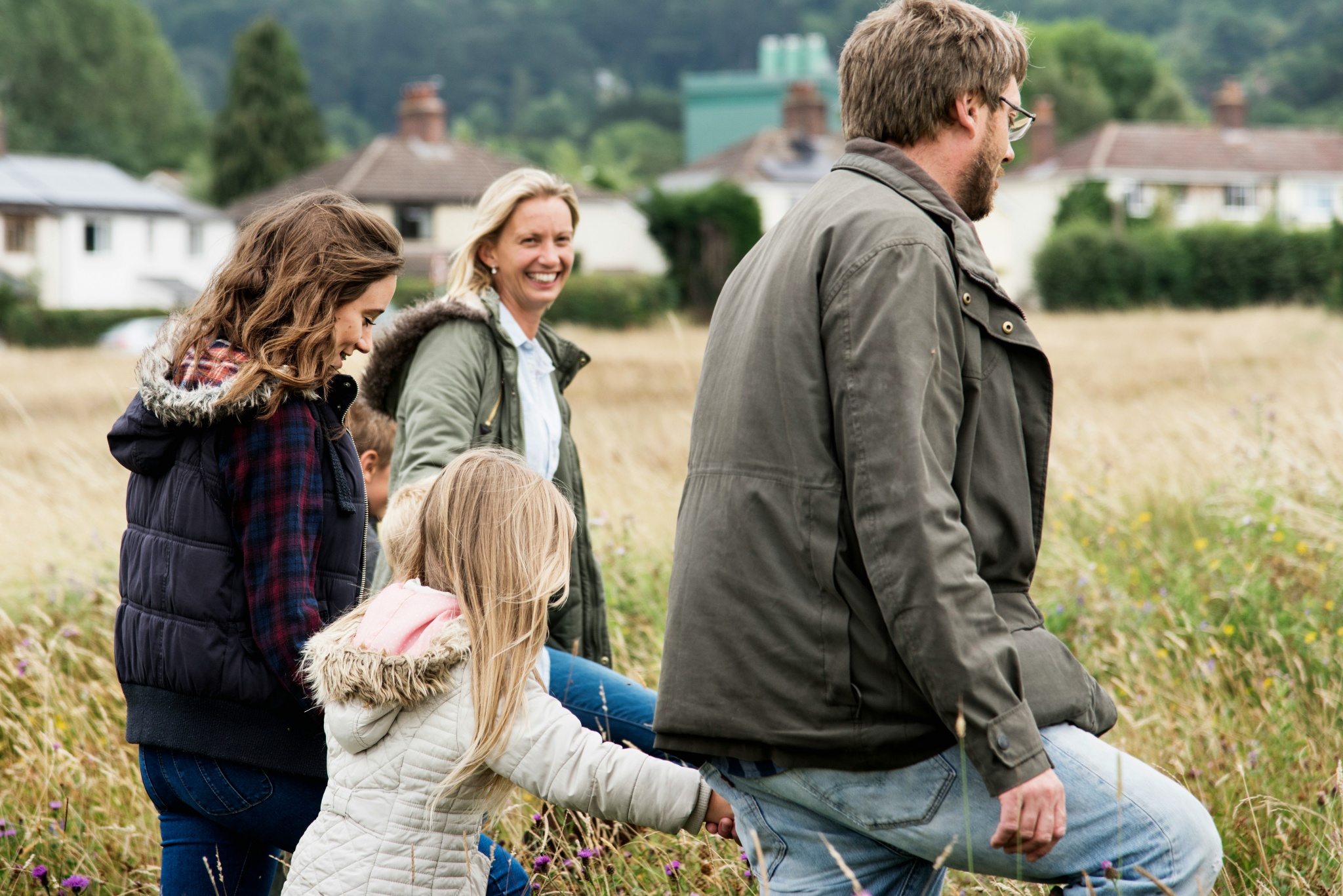 FAMILY_WALKING_IN_FIELD_under_5MB
